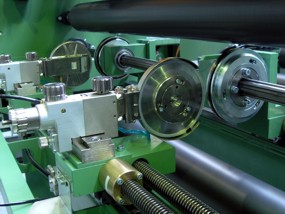 Scissors cuttiing device Scissors cuttiing device